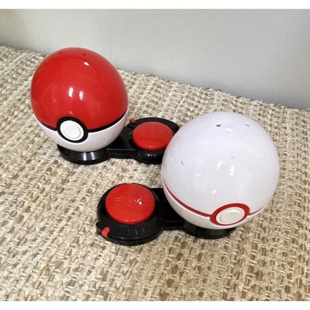 Pokémon Surprise Attack Game 2 Poke Balls